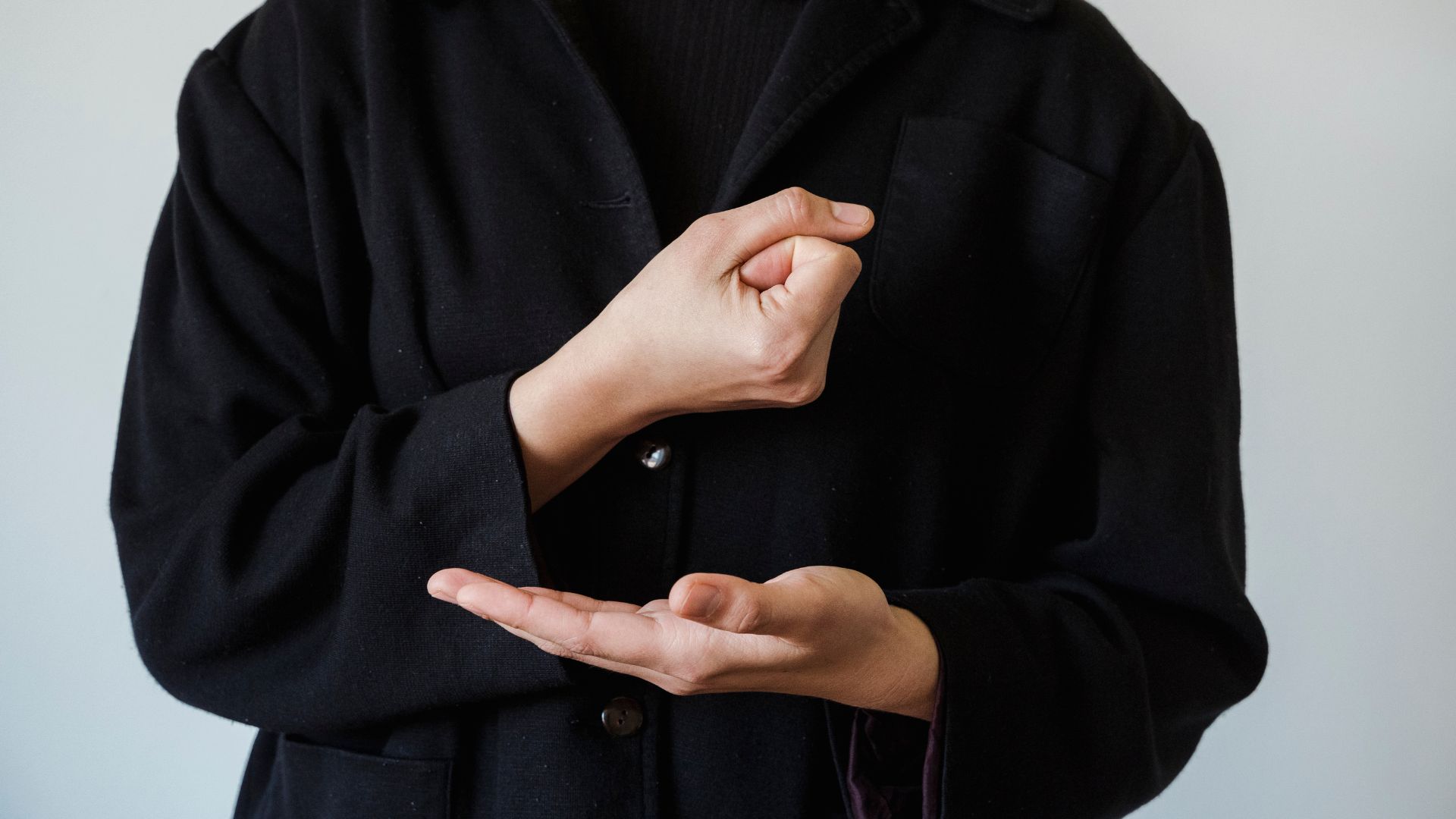 Día de la Lengua de Señas: herramientas para una atención inclusiva