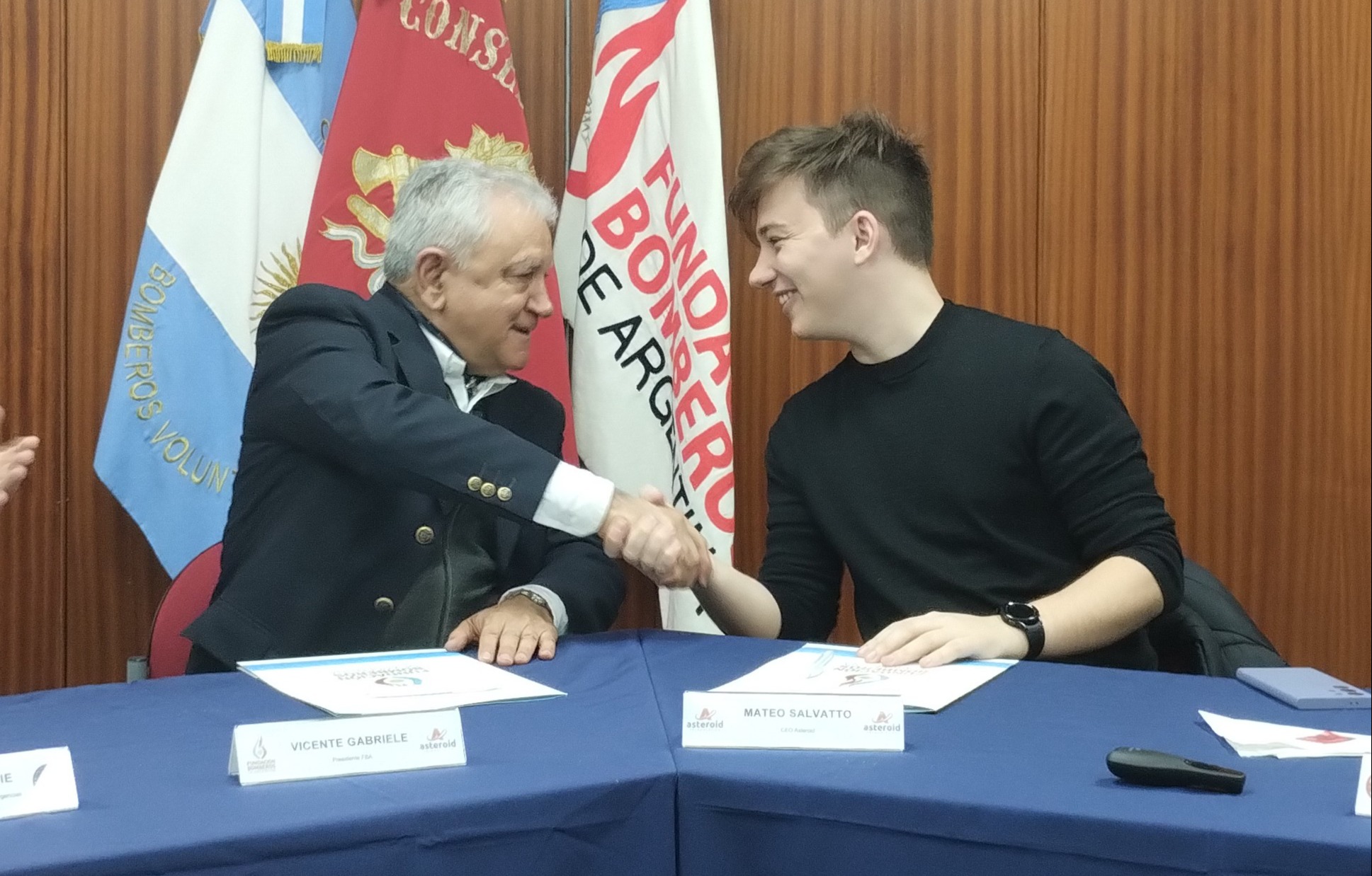 Asistencia sin barreras: Asteroid dona el servicio de Háblalo al Sistema Nacional de Bomberos Voluntarios