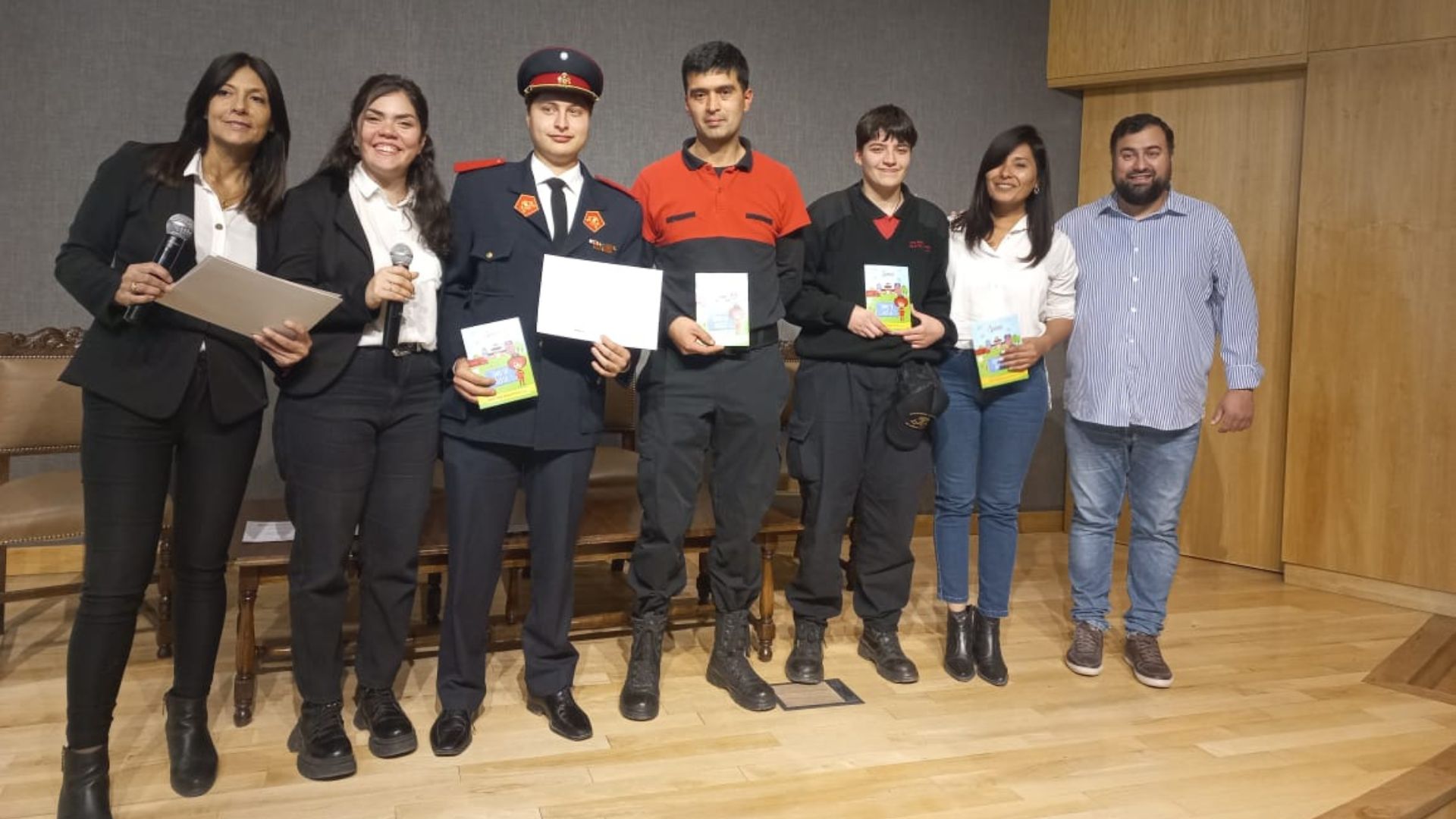 Los Bomberos Voluntarios de San Martín llevaron a ¡Todos en Alerta! a la Legislatura de Mendoza